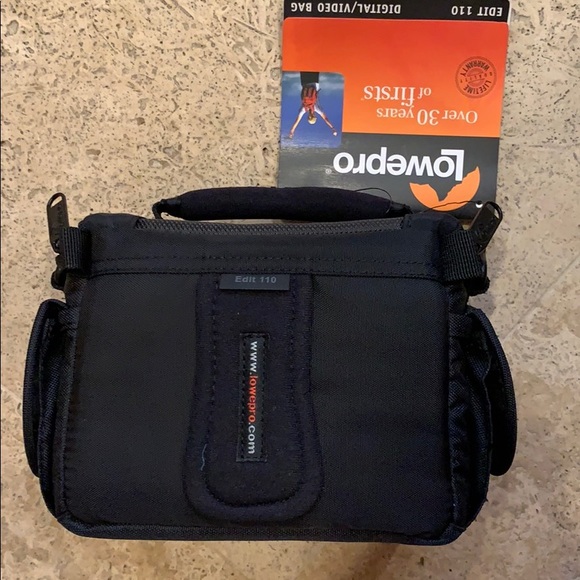 Brand new never bee used Lowepro camera bag - Picture 3 of 4